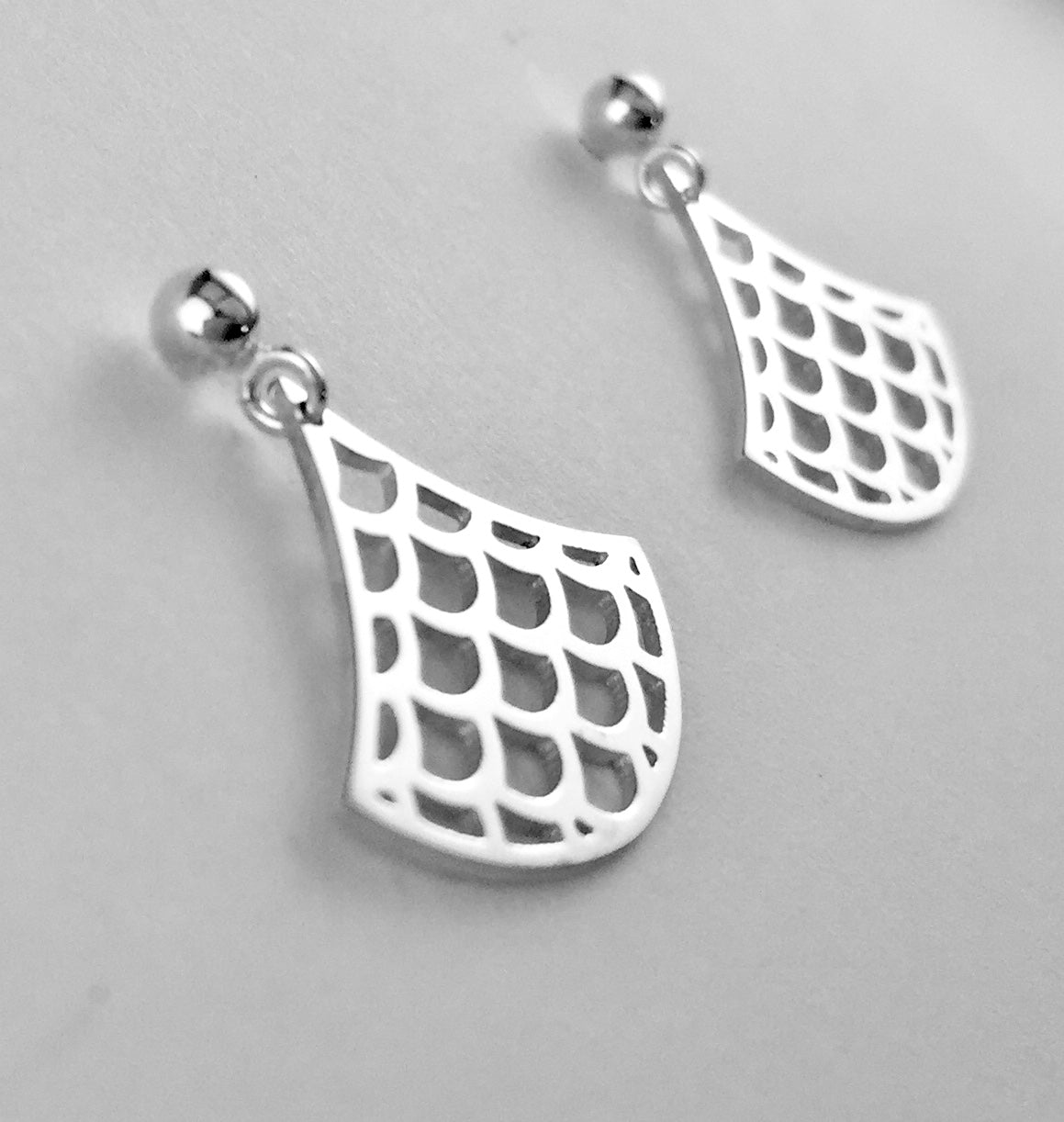 Boucles d'oreille Vague Seigaiha , argent sterling, inspiration Japon. Bijoux minimalistes.
