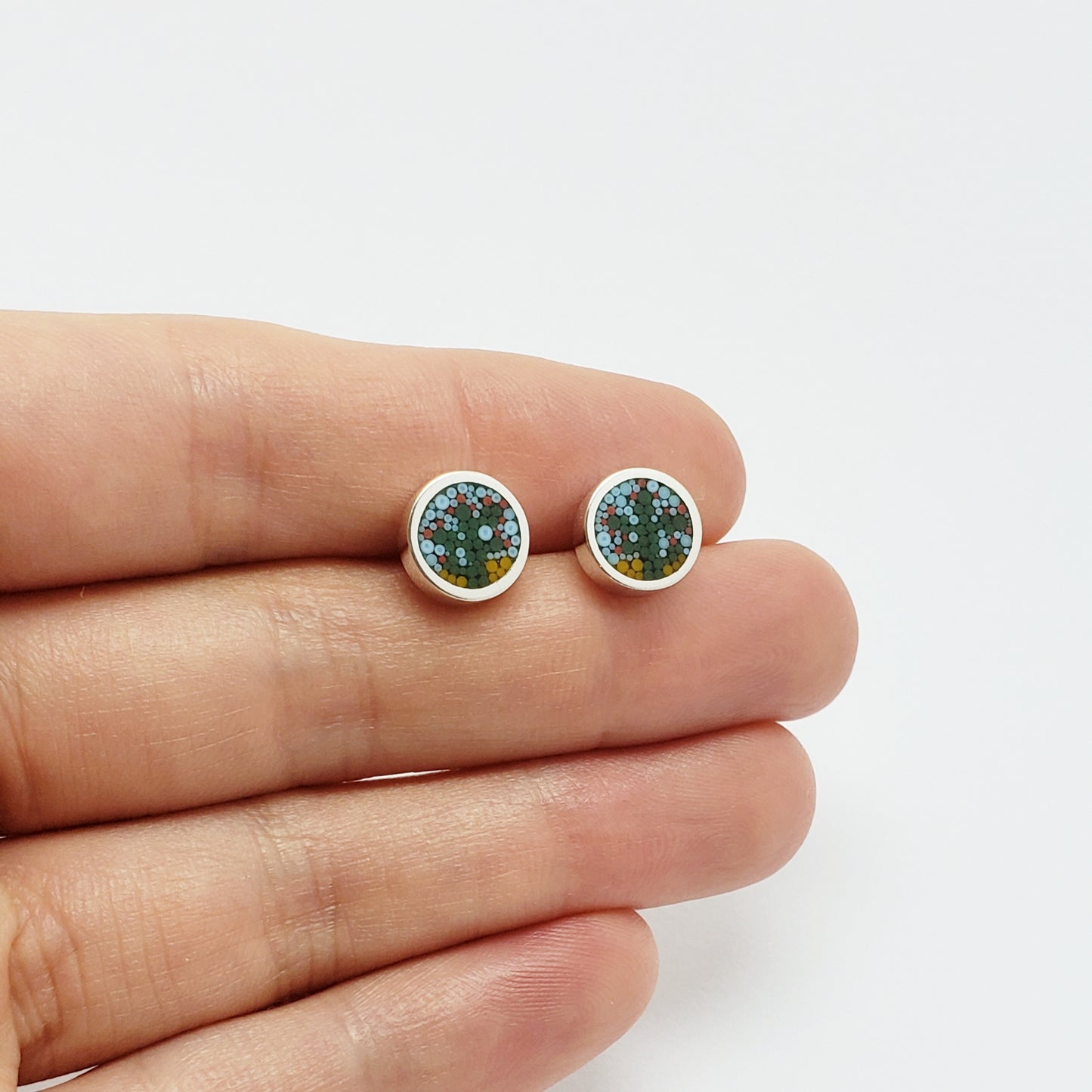 Boucles d'oreille cactus en micro-mosaïque de verre et argent sterling. Puces d'oreille rondes n.2.