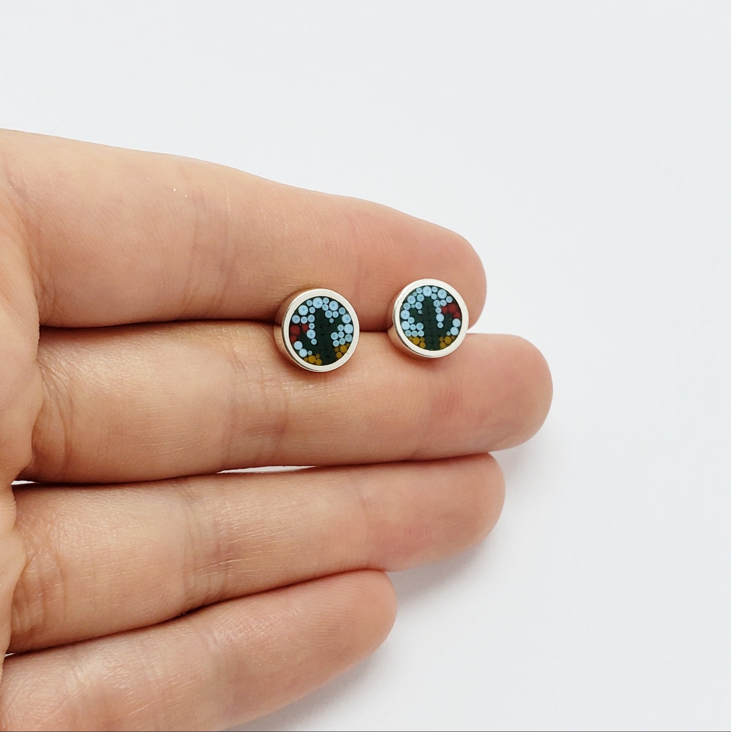 Boucles d'oreille cactus en micro-mosaïque de verre et argent sterling. Puces d'oreille rondes n.4.