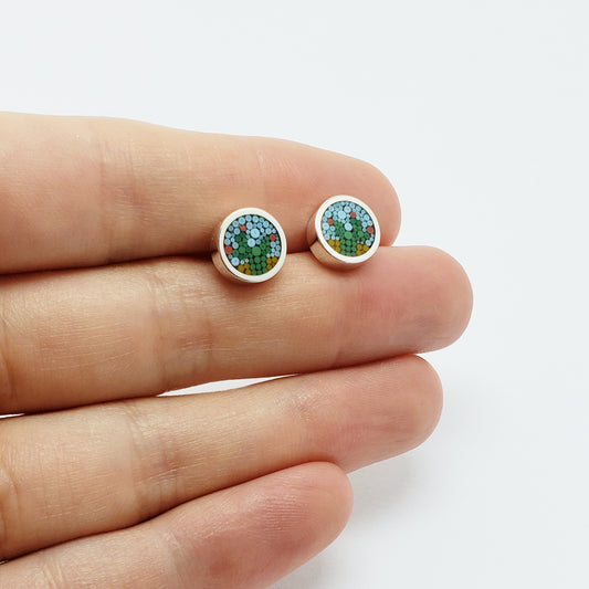 Boucles d'oreille cactus en micro-mosaïque de verre et argent sterling. Puces d'oreille rondes n.5.