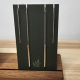 Boucle d'oreille longues Bouleau style enfile aiguille, inspirées de l'écorce des arbres et entièrement faites à la main. Argent sterling.