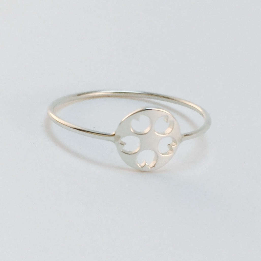 Bague minimaliste Sakura, fleurs de cerisier, argent sterling, bijou d'inspiration Japonaise.