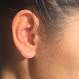 mini boucles d'oreille Vague Seigaiha , argent sterling,  inspiration Japon. Bijoux minimalistes.