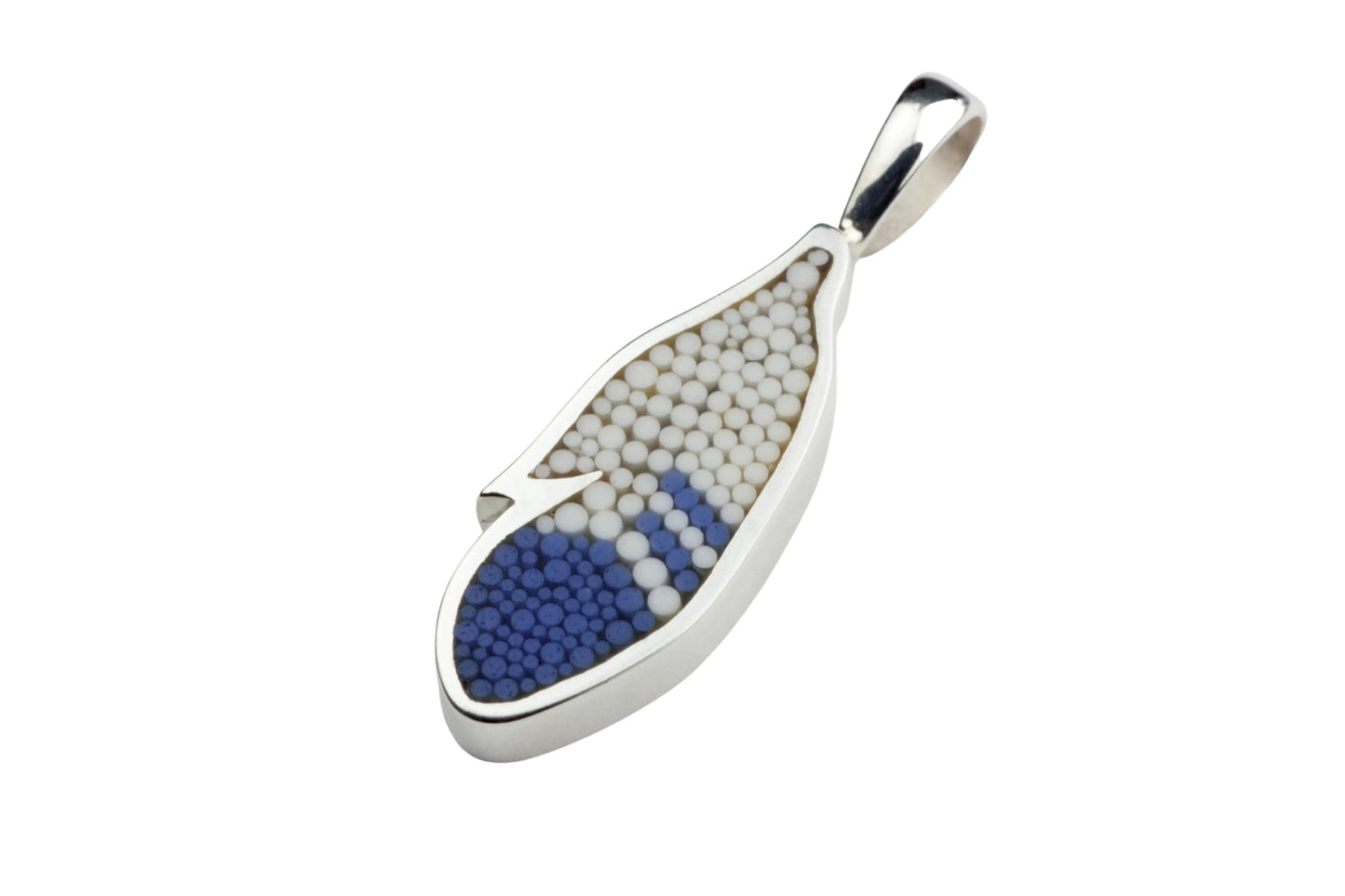 Pendentif Plume 10 en argent sterling et micro-mosaïque de verre, avec chaîne en argent sterling.