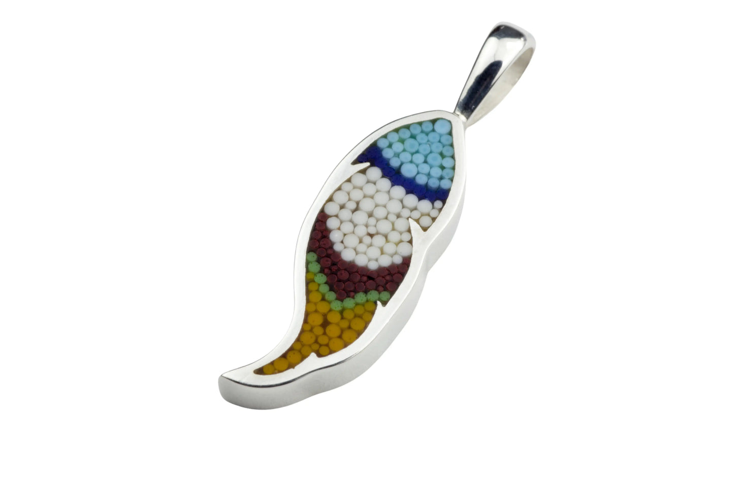 Pendentif Plume 15 en argent sterling et micro-mosaïque de verre, avec chaîne en argent sterling.