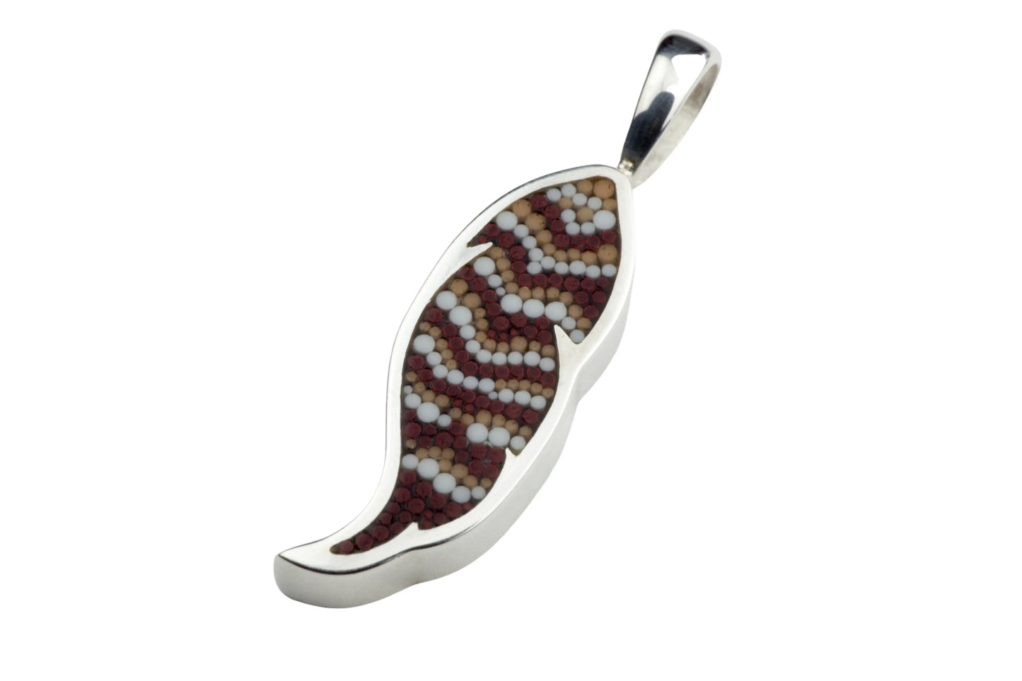 Pendentif Plume 16 en argent sterling et micro-mosaïque de verre, avec chaîne en argent sterling.