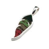 Pendentif Plume 18 en argent sterling et micro-mosaïque de verre, avec chaîne en argent sterling.